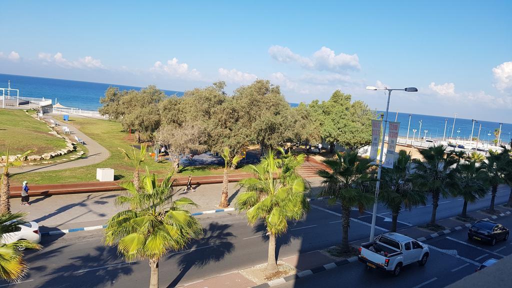 Spat Apartments Bat Yam Buitenkant foto