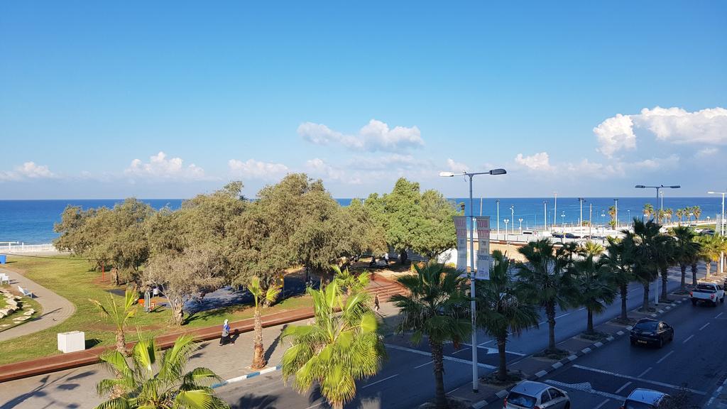 Spat Apartments Bat Yam Buitenkant foto