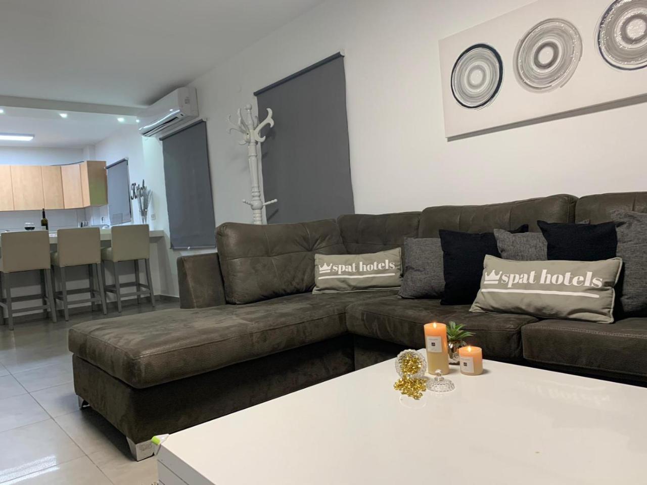 Spat Apartments Bat Yam Buitenkant foto