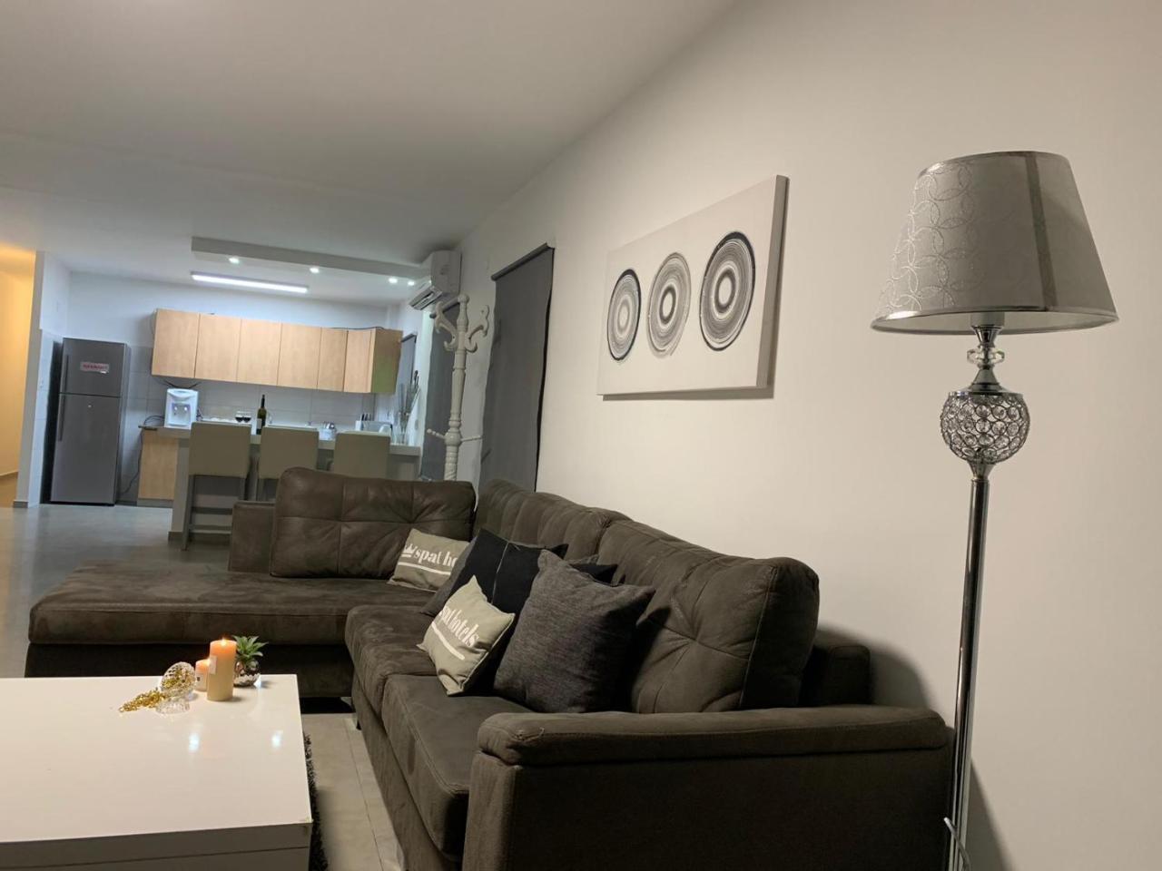 Spat Apartments Bat Yam Buitenkant foto