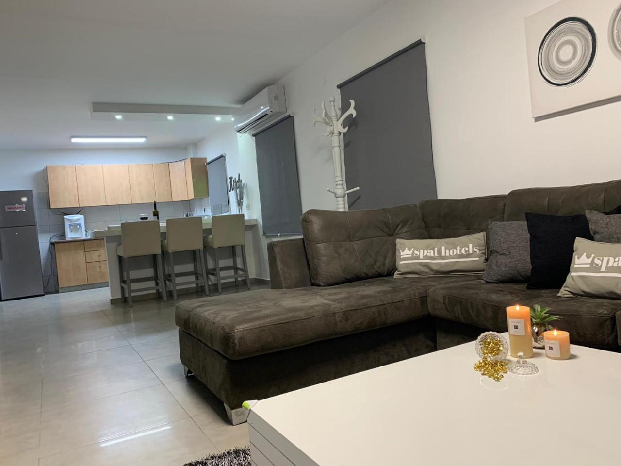 Spat Apartments Bat Yam Buitenkant foto