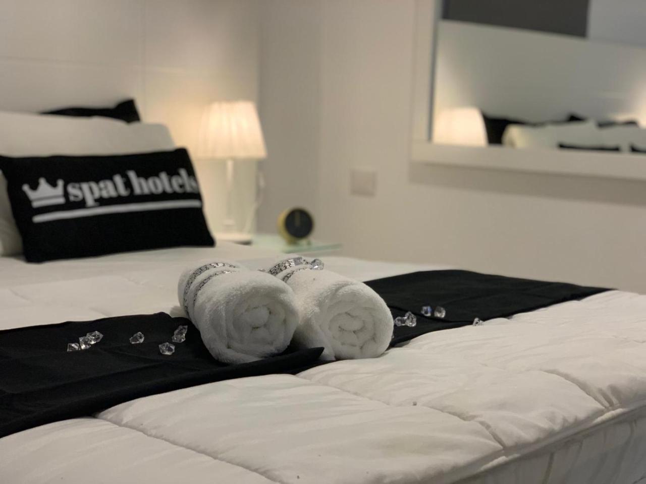 Spat Apartments Bat Yam Buitenkant foto