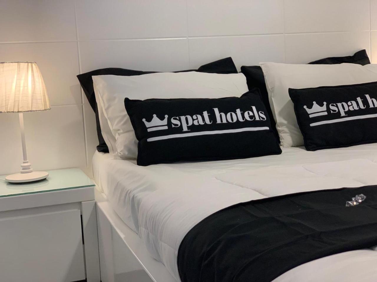 Spat Apartments Bat Yam Buitenkant foto