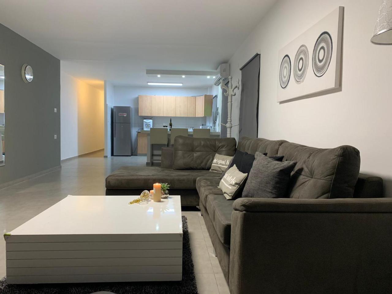 Spat Apartments Bat Yam Buitenkant foto
