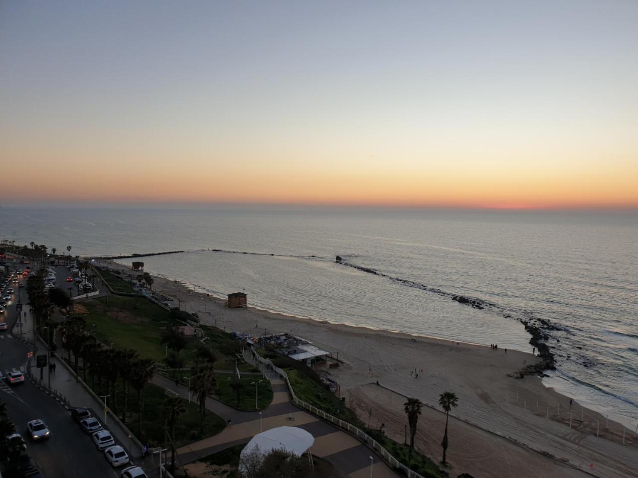 Spat Apartments Bat Yam Buitenkant foto